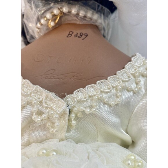 Paradise Galleries African American Bride Porcelain Doll 18.5" w Stand B389 Sgn - Picture 8 of 10